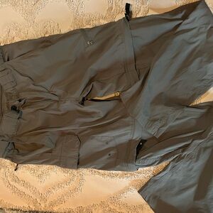 Magellan Outdoors Men's Gray Cargo Pants